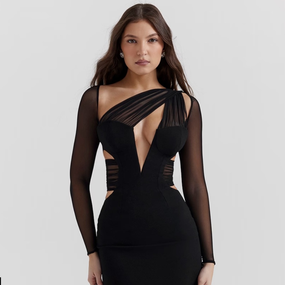House of CB ‘Zahra’ Black Plunge Maxi Dress